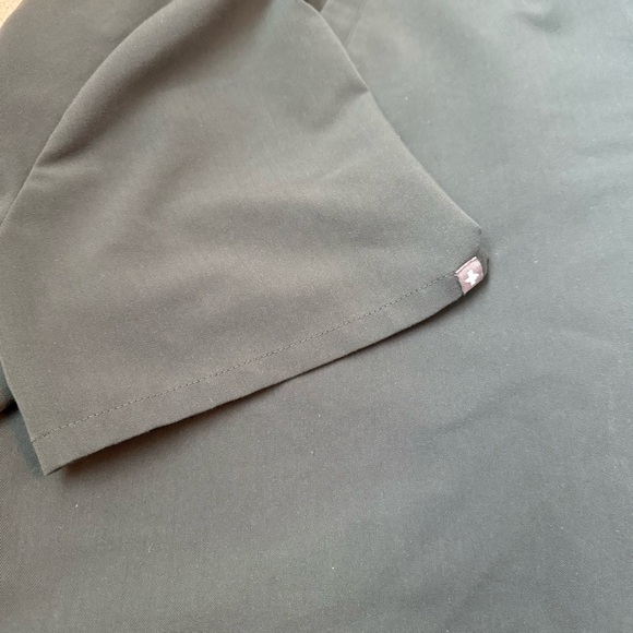 Fig Casma Three-Pocket Scrub Top Size XL GUC Technical Collection - Picture 10 of 12